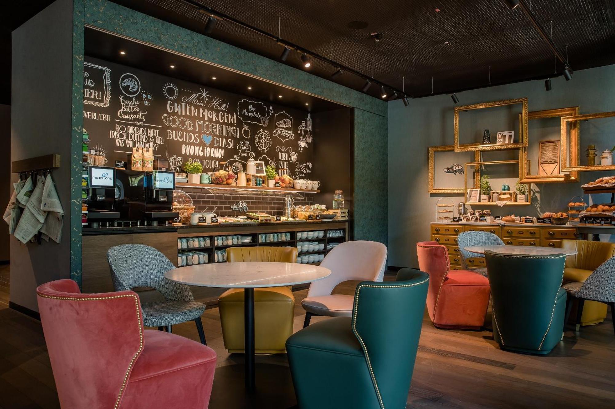 Motel One Hannover-Oper Экстерьер фото